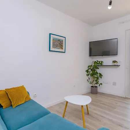 Rizza Apartment *