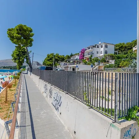 Rizza Apartment
